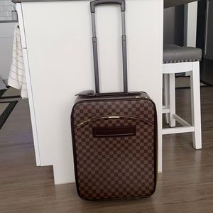 Authentic Louis Vuitton carry on luggage